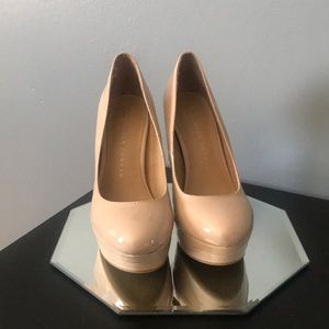 Nude pumps